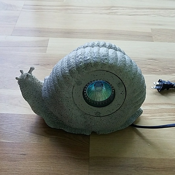 Snail Granite Stone Outdoor Lamp with replacement bulb. - Picture 1 of 6